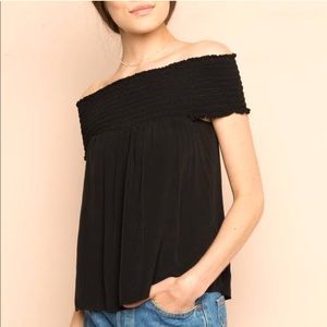Brandy Melville off the shoulder top🖤